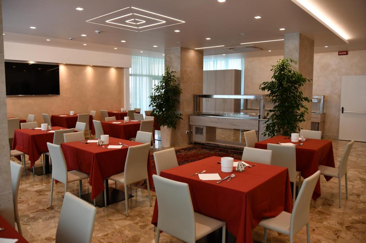 Hotel Playa Бибионе Экстерьер фото