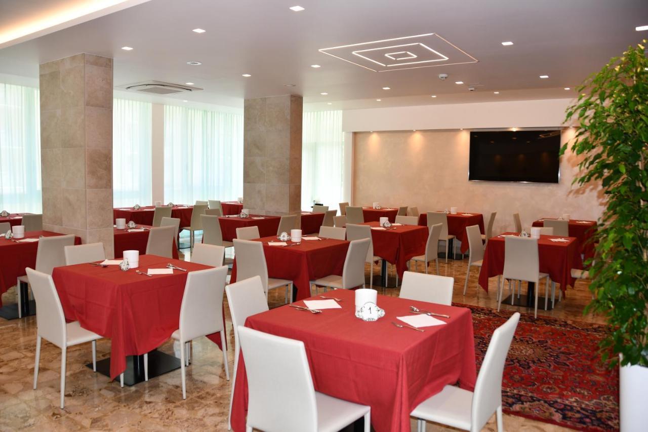 Hotel Playa Бибионе Экстерьер фото