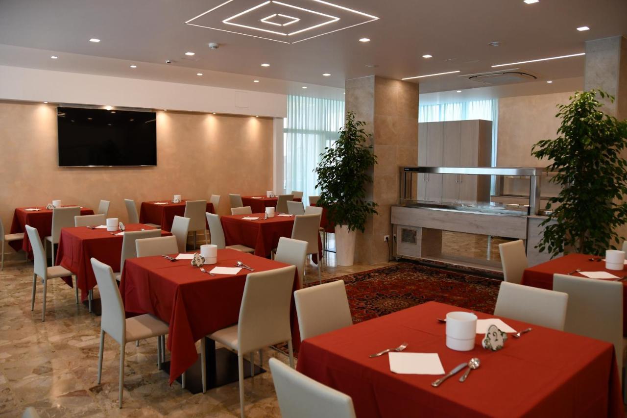 Hotel Playa Бибионе Экстерьер фото